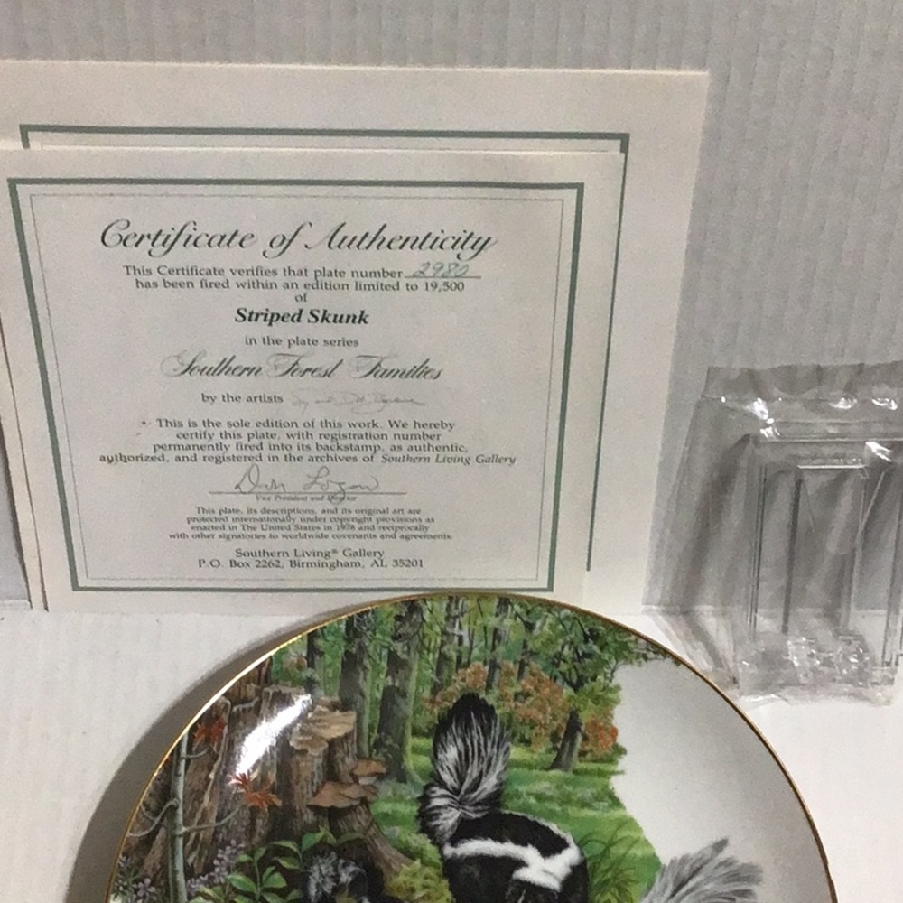Collectible Plate - Picture 3 of 3